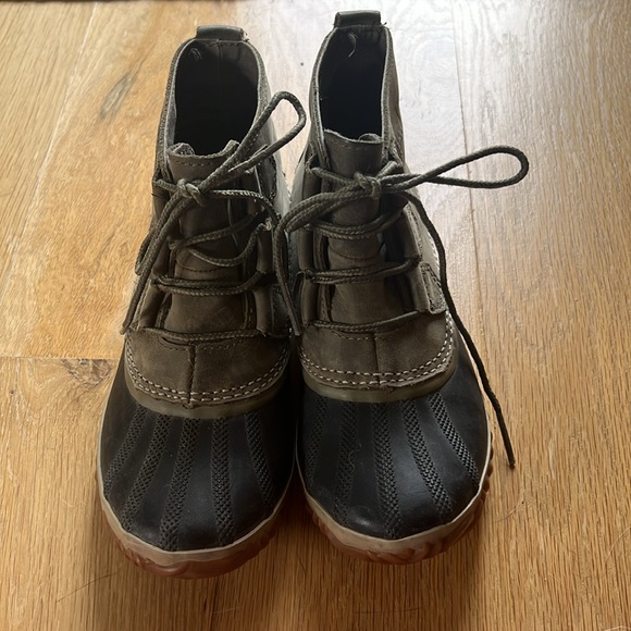 Sorrel Classic Out & About Duck Boot Size 7.5 Womens - Picture 2 of 6